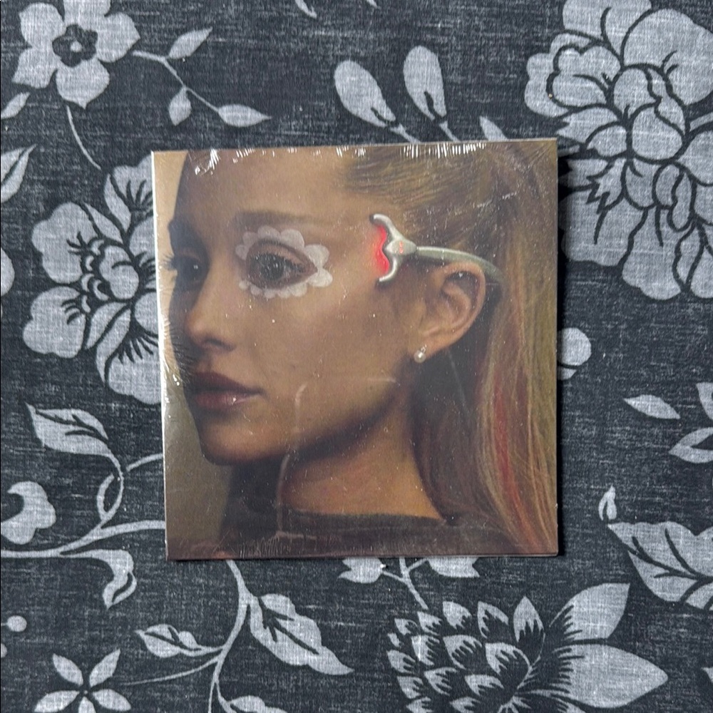 Ariana Grande - We Can’t Be Friends Single CD Mint